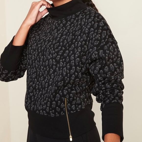 Old Navy Sweaters - Old Navy Side-Zip Women’s Sweatshirt